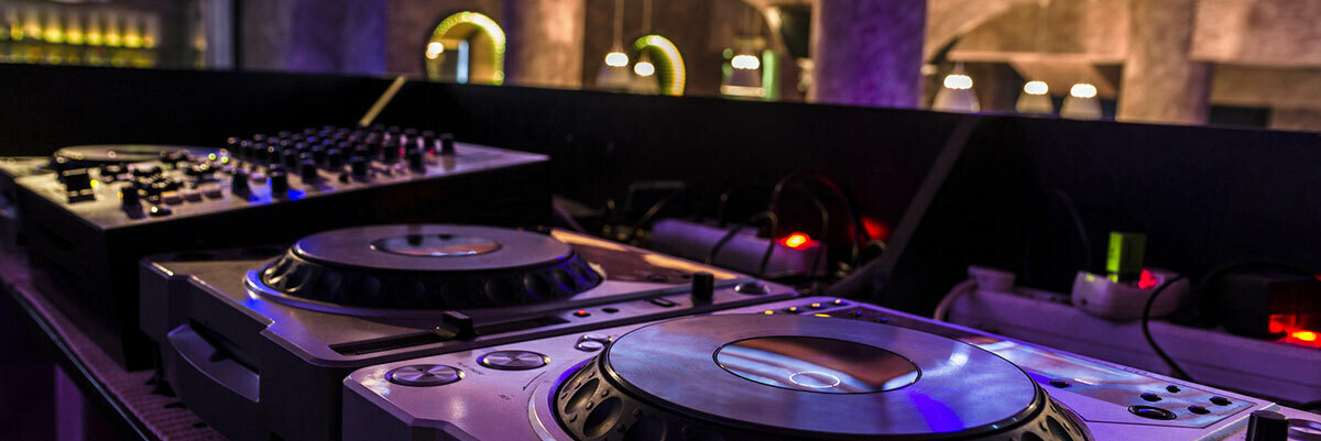 Benötigtes Dj Equipment und Musikstile